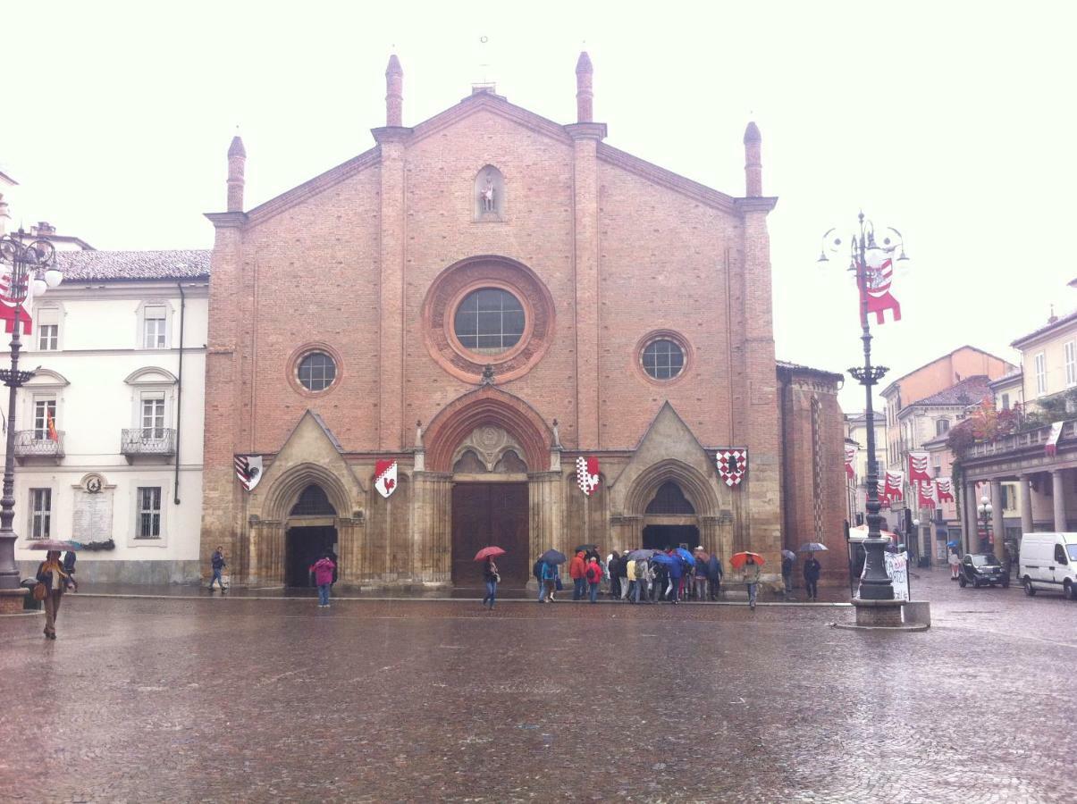 Appartamento In Centro Storico Asti Kültér fotó